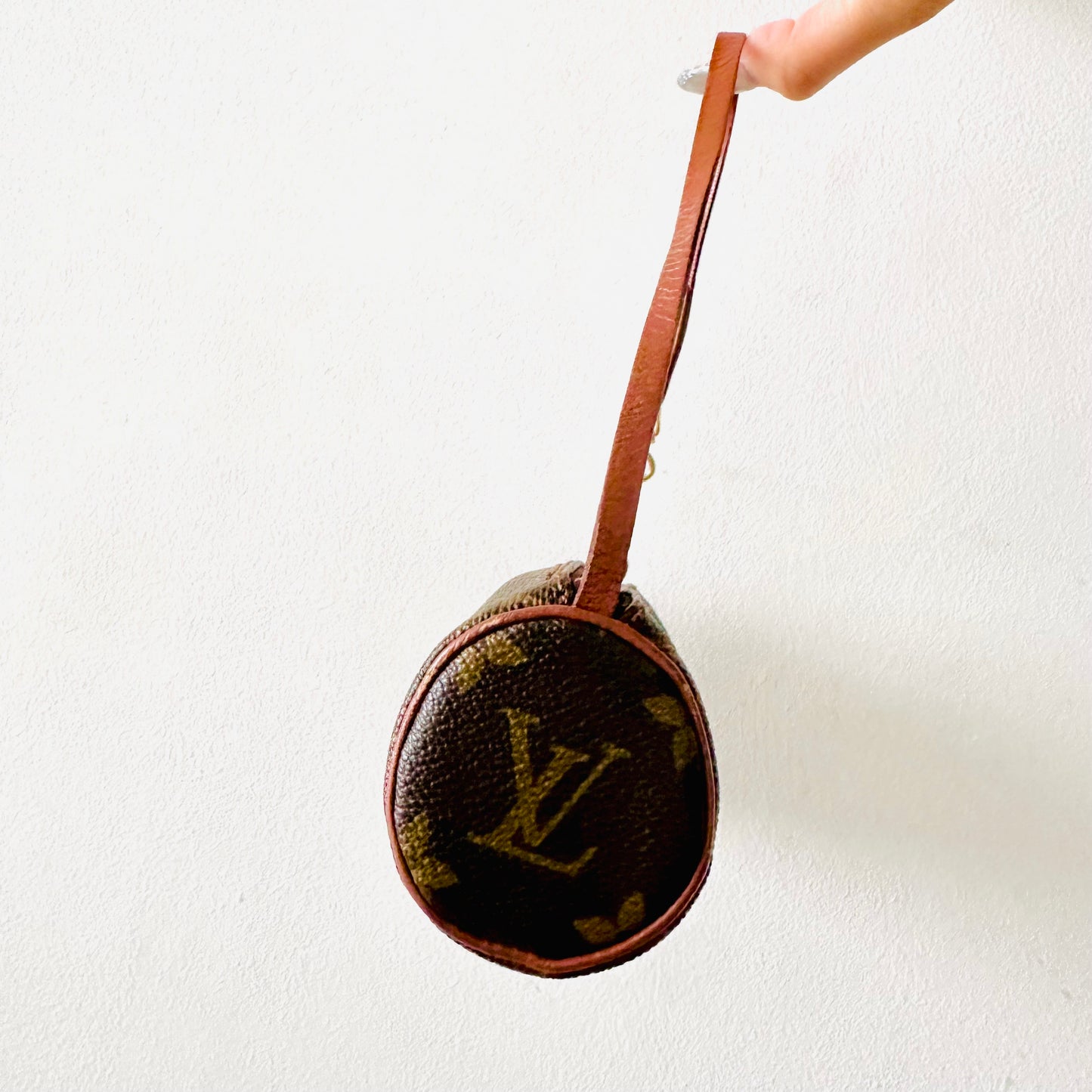 Louis Vuitton LV Papillon Roller Monogram Logo GHW Pochette Accessories Accessoires Shoulder Bag