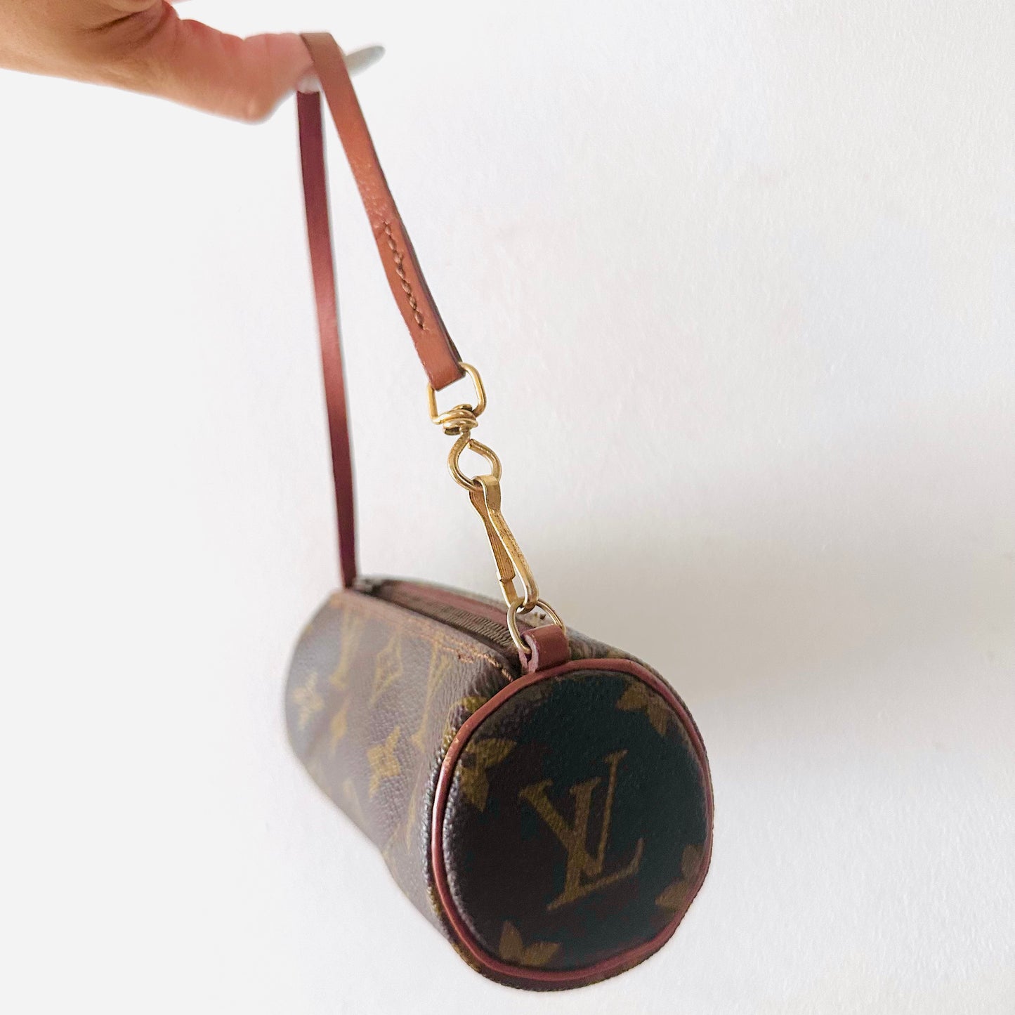 Louis Vuitton LV Papillon Roller Monogram Logo GHW Pochette Accessories Accessoires Shoulder Bag
