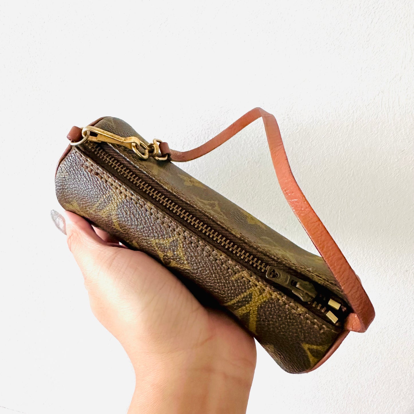 Louis Vuitton LV Papillon Roller Monogram Logo GHW Pochette Accessories Accessoires Shoulder Bag