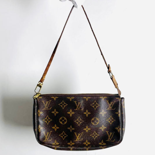 Louis Vuitton Monogram Logo GHW LV Pochette Accessories Accessoires Shoulder Bag