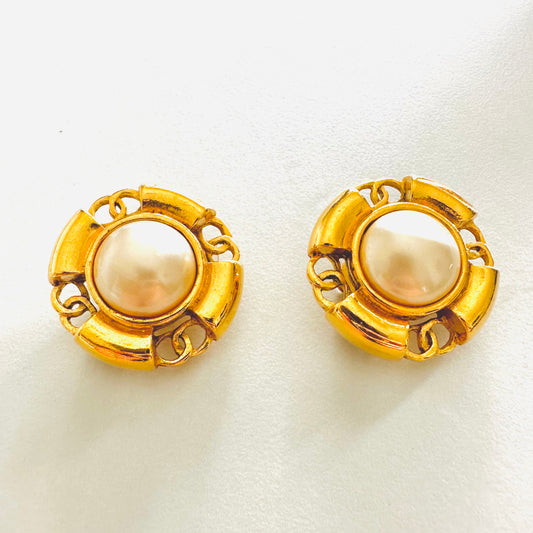 Chanel Gold Large CC Signature Logo Classic Pearls Clip On Vintage Earrings