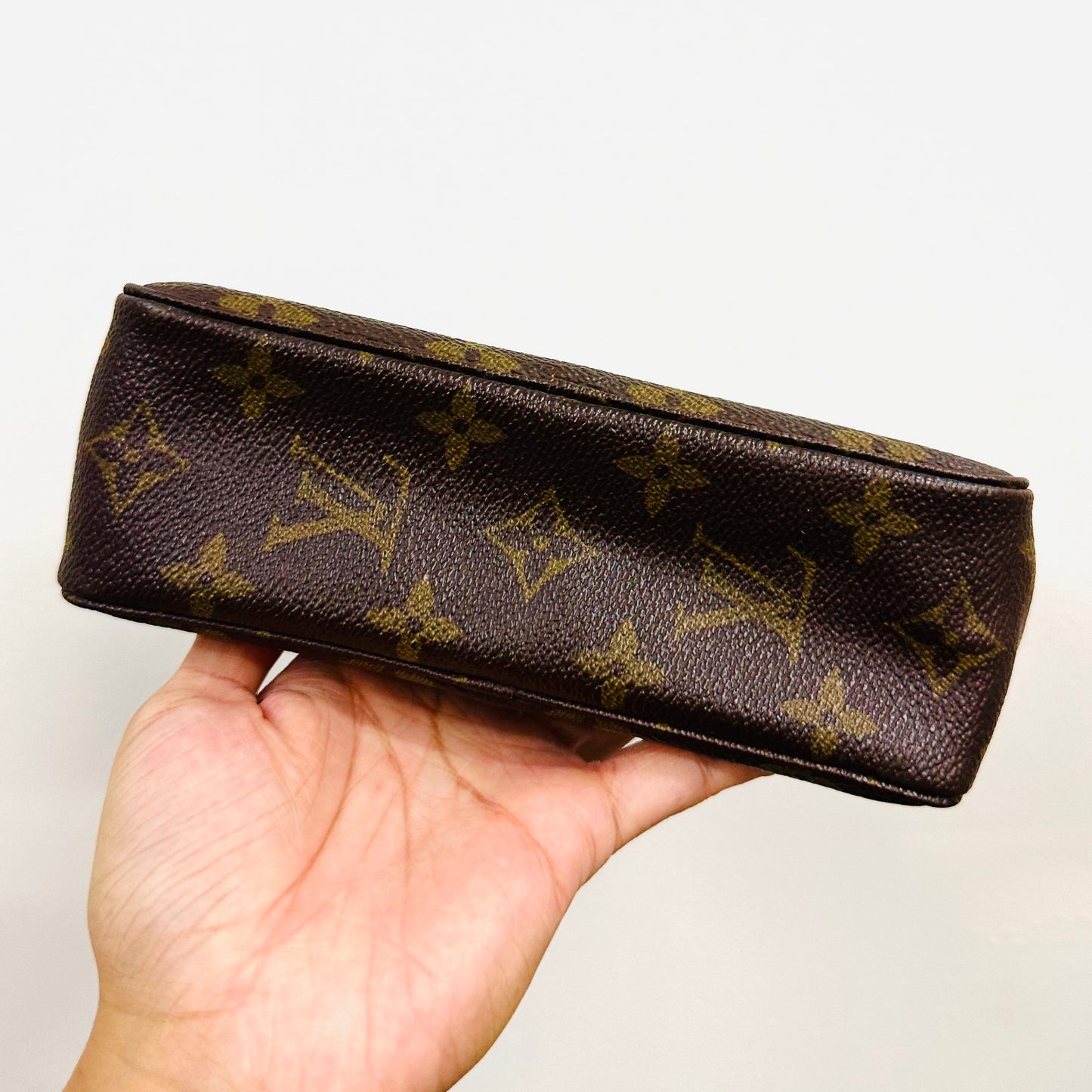 Louis Vuitton LV Mini Trousse 18 Monogram Logo GHW Toiletry Pouch Case Clutch