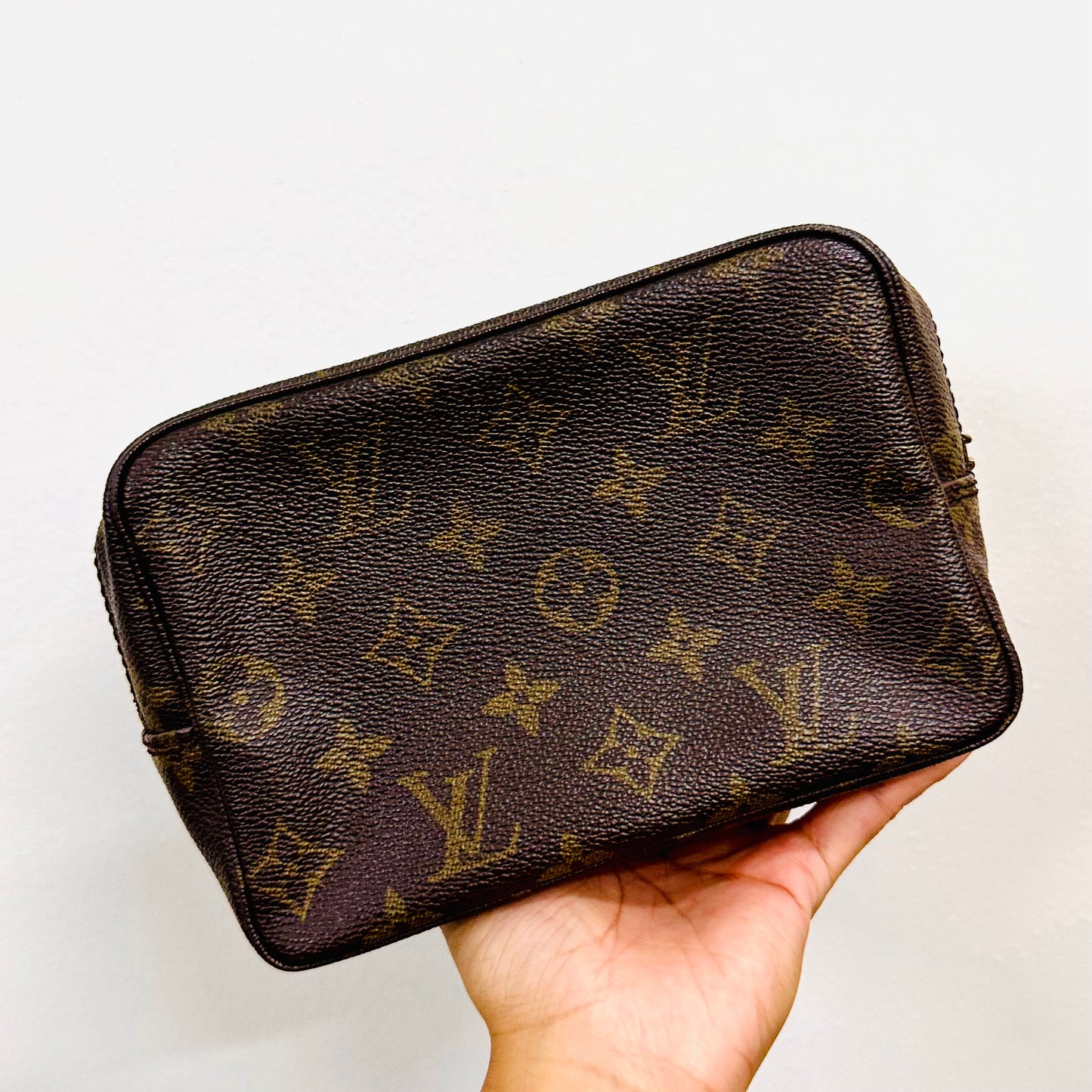 Louis Vuitton LV Mini Trousse 18 Monogram Logo GHW Toiletry Pouch Case Clutch