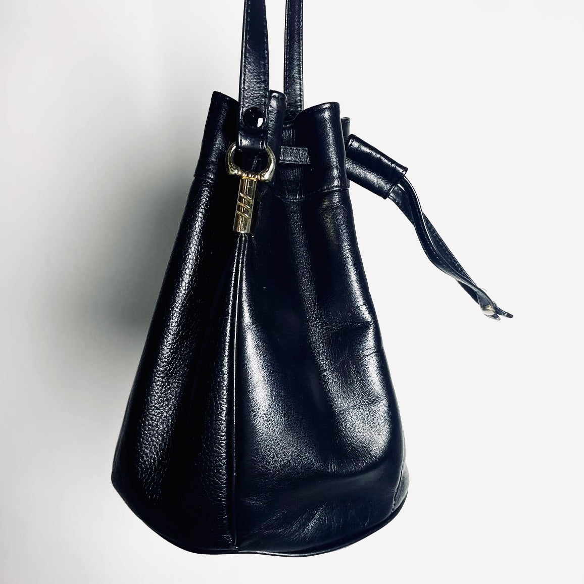 Cartier Must / Mast de Cartier Black GHW Grained Leather Bucket Shoulder Drawstring Bag
