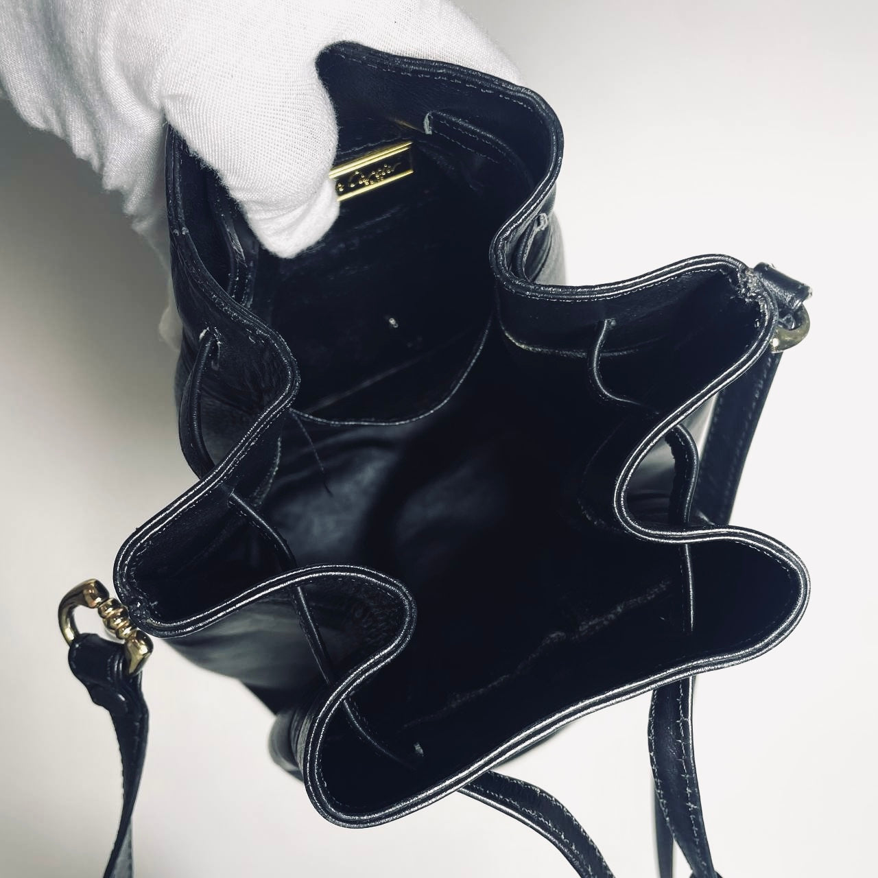 Cartier Must / Mast de Cartier Black GHW Grained Leather Bucket Shoulder Drawstring Bag