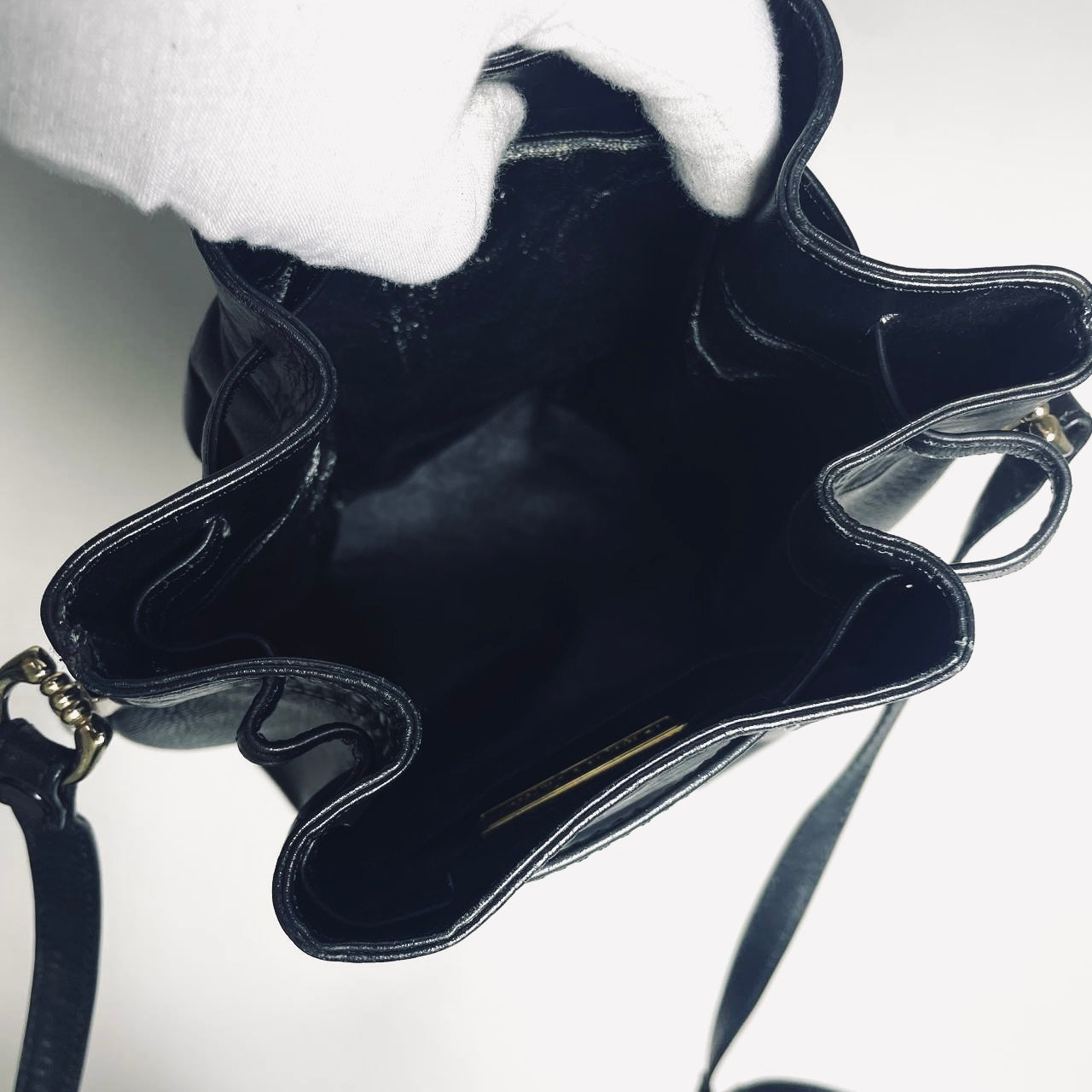 Cartier Must / Mast de Cartier Black GHW Grained Leather Bucket Shoulder Drawstring Bag
