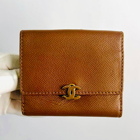 Chanel Caramel Brown GHW CC Logo Grained Leather Flap Compact Bifold Wallet 5s