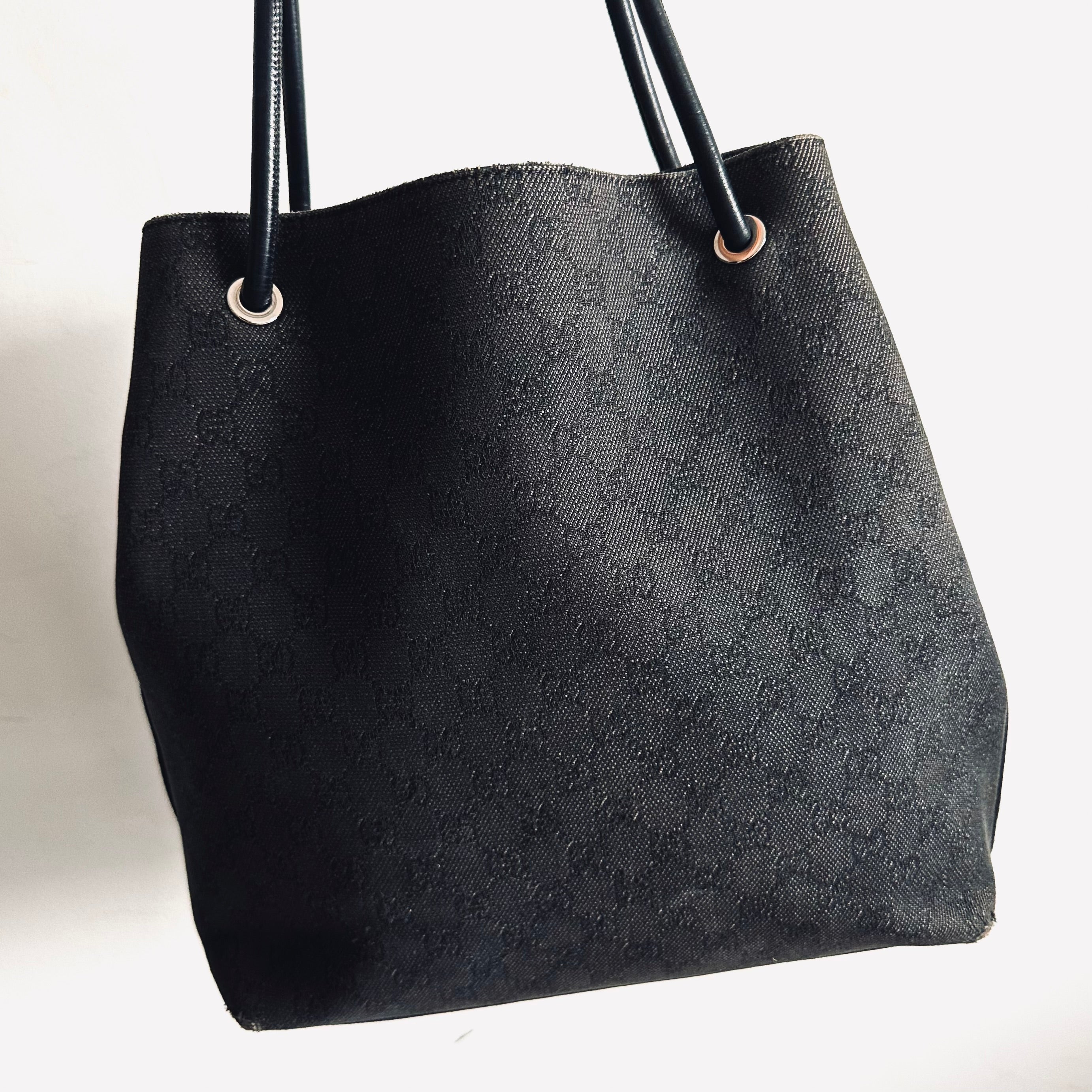 Black gucci outlet sling bag