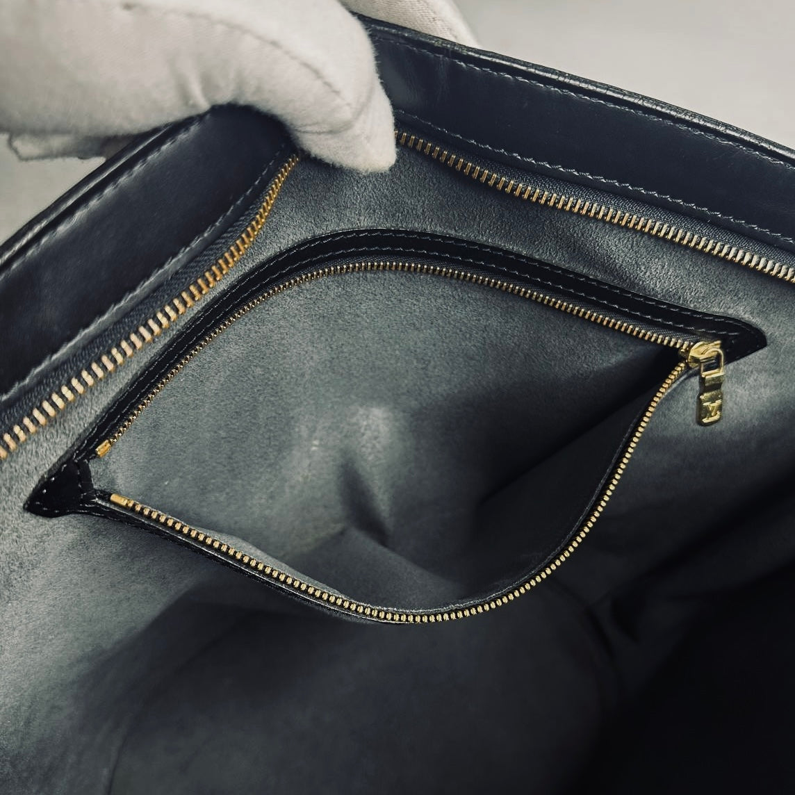 Louis Vuitton LV Black GHW Saint Jacques Epi Leather Monogram Logo Bucket Shopper Shoulder Tote Bag