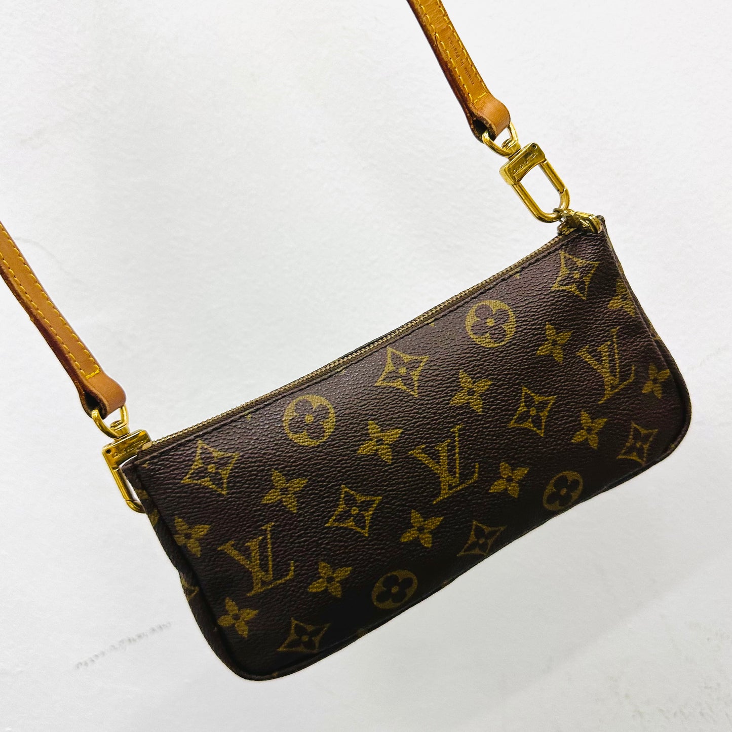 Louis Vuitton LV Monogram Logo GHW Pochette Accessoires Accessories Shoulder Sling Hobo Baguette Bag