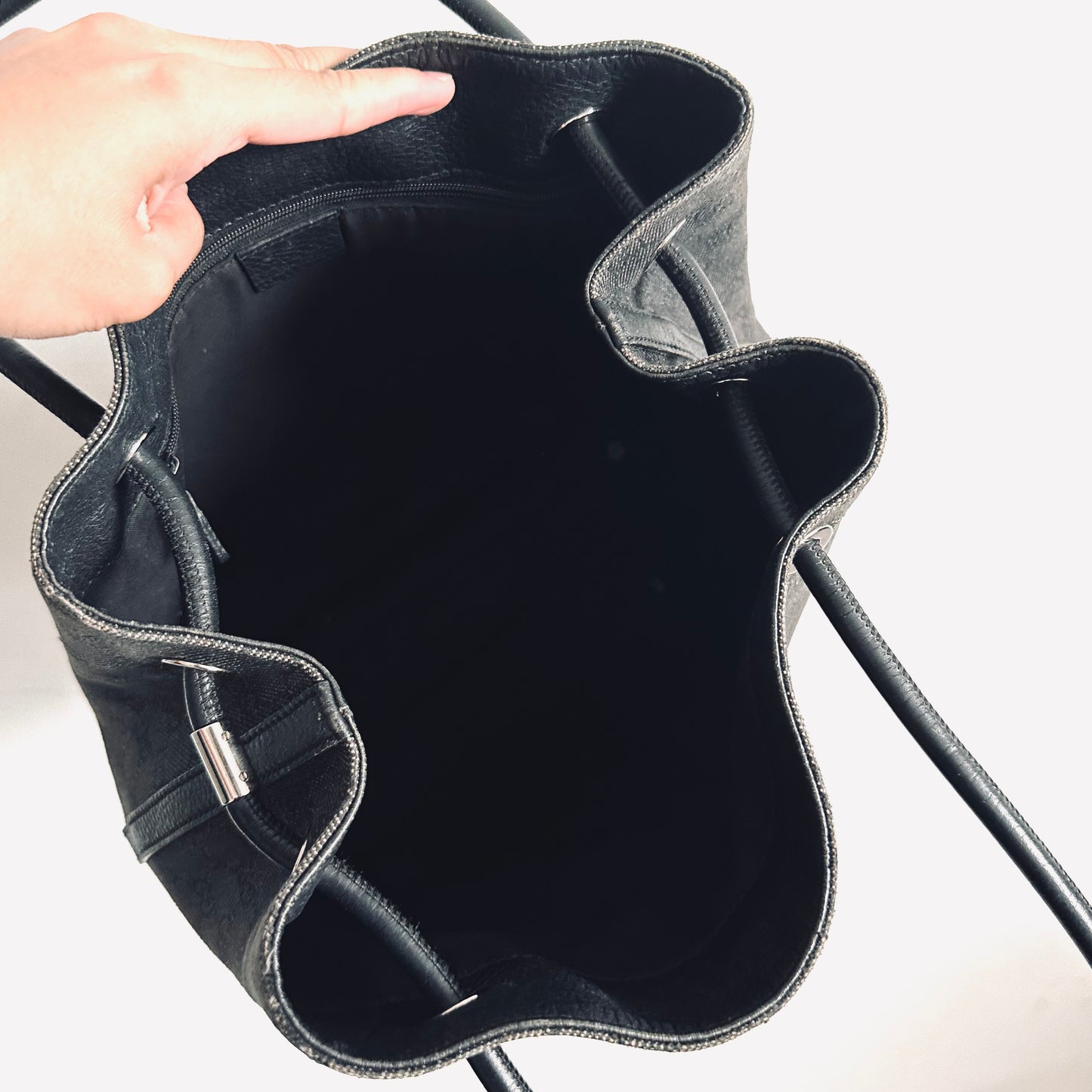 Gucci Black GG Monogram Logo Bucket Drawstring Vintage Shoulder Sling Bag
