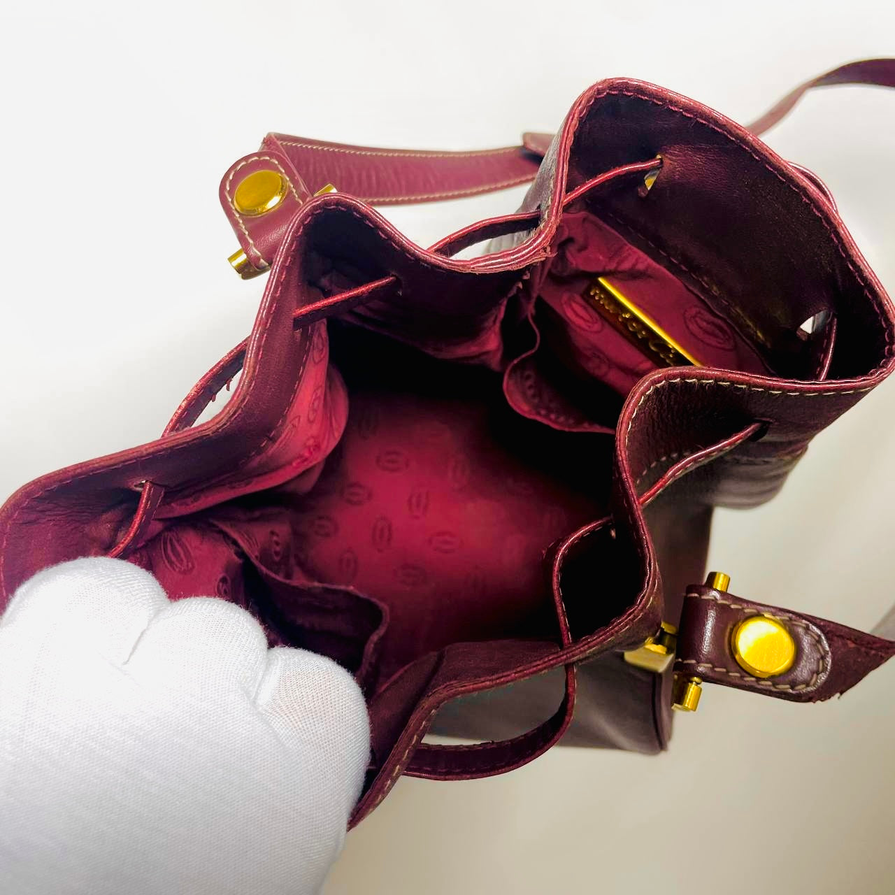 Cartier Mast / Must de Cartier Burgundy Maroon Red GHW Smooth Leather Bucket Shoulder Drawstring Bag