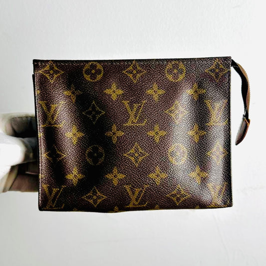 Louis Vuitton LV Monogram Logo GHW Toiletry 19 Pouch Clutch Case