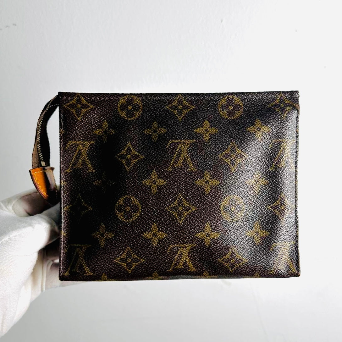Louis Vuitton LV Monogram Logo GHW Toiletry 19 Pouch Clutch Case