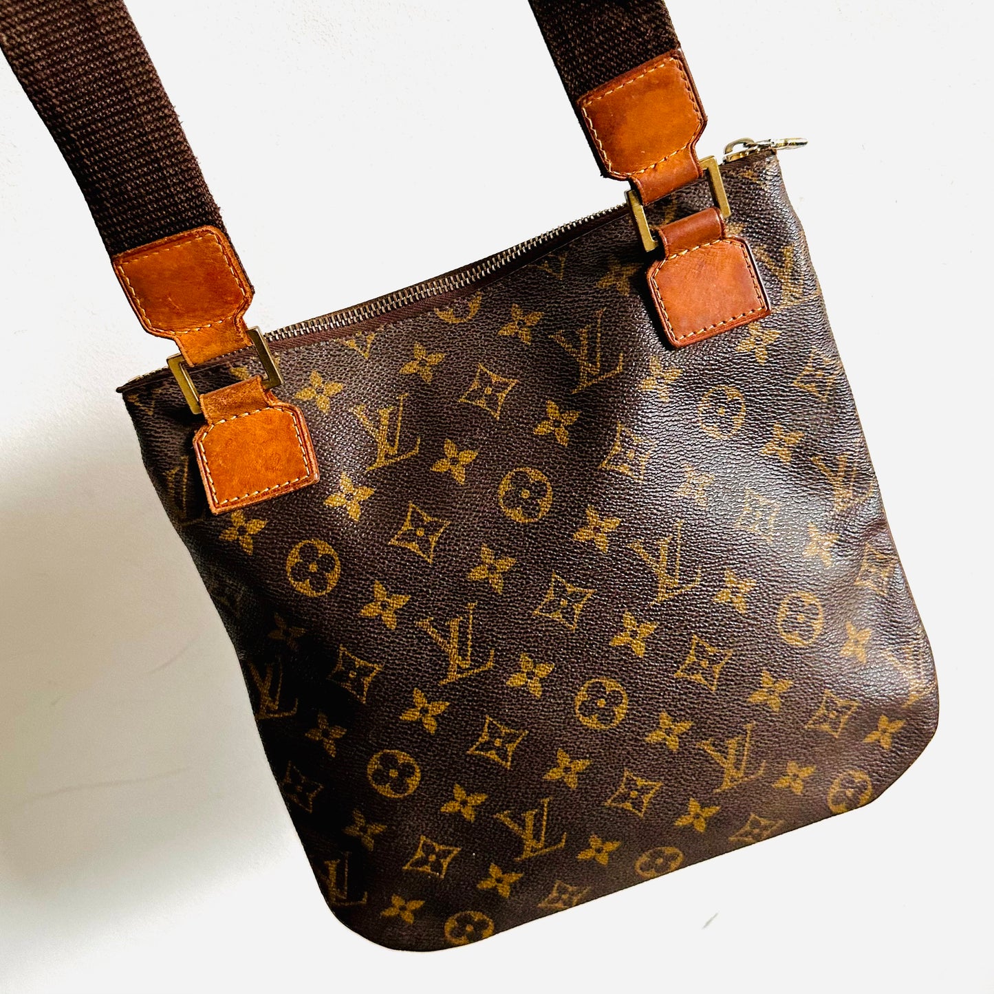 Louis Vuitton LV Bosphore Monogram Logo GHW Zip Messenger Shoulder Sling Bag