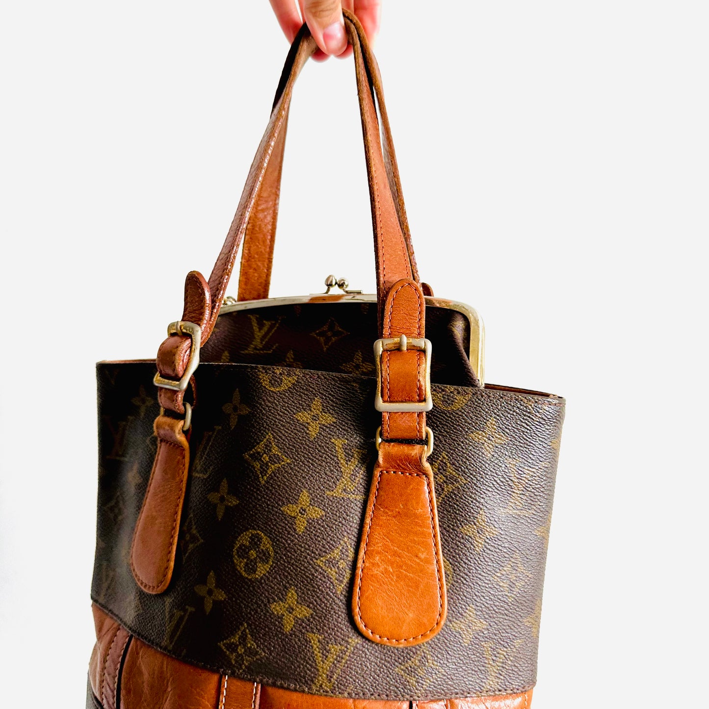 Louis Vuitton LV French Company Bucket PM Monogram Logo Vintage Shoulder Tote Bag With Pouch Purse