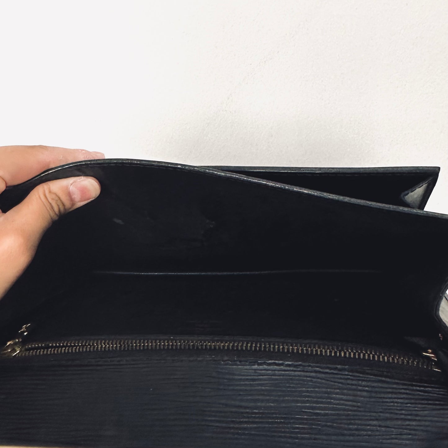 Louis Vuitton LV Black GHW Monogram Logo Epi Leather Dragonne Monceau Flap Wrislet Pouch Clutch Case