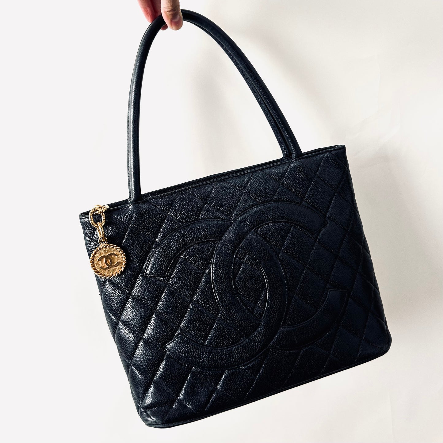 Chanel Black GHW Medallion Giant CC Monogram Logo Quilted Caviar Shoulder Shopper Tote Bag 6s