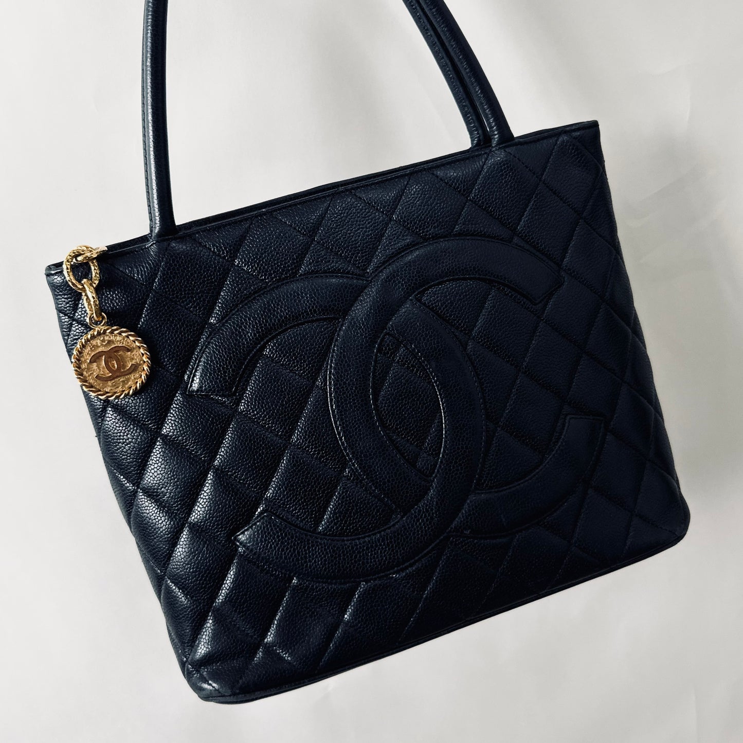 Chanel Black GHW Medallion Giant CC Monogram Logo Quilted Caviar Shoulder Shopper Tote Bag 6s