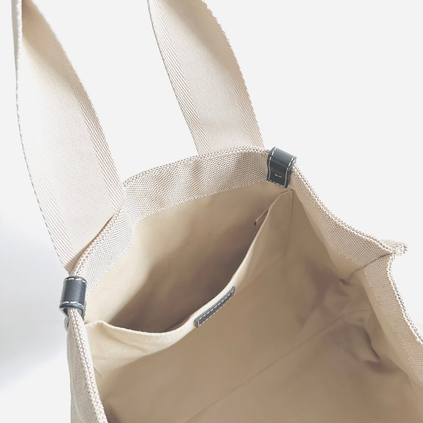Chloe Woody Beige / Black Monogram Logo Shopper Large Shoulder Tote Bag
