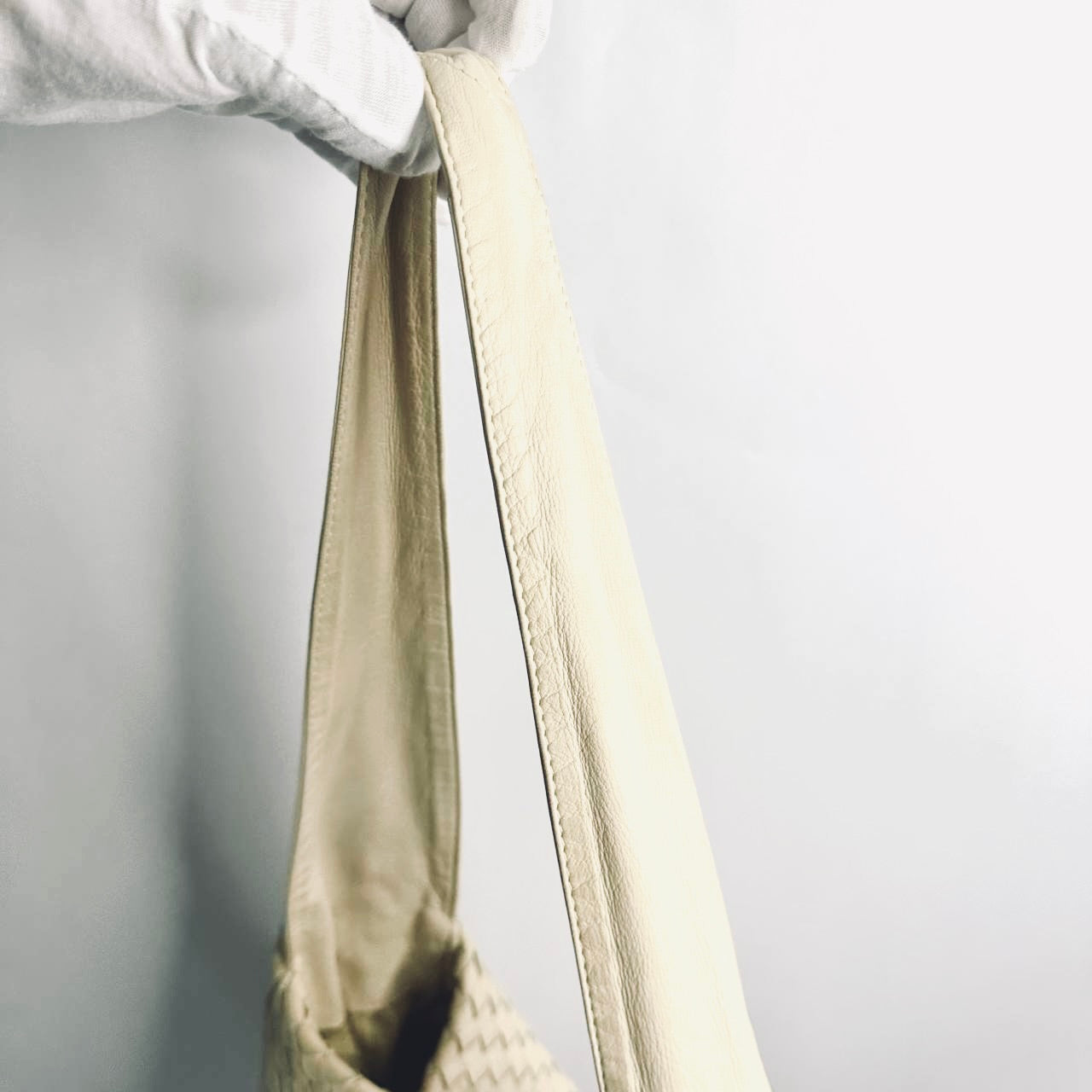 Bottega Veneta BV Beige Intrecciato White Nappa Woven Leather Hobo Baguette Shoulder Bag