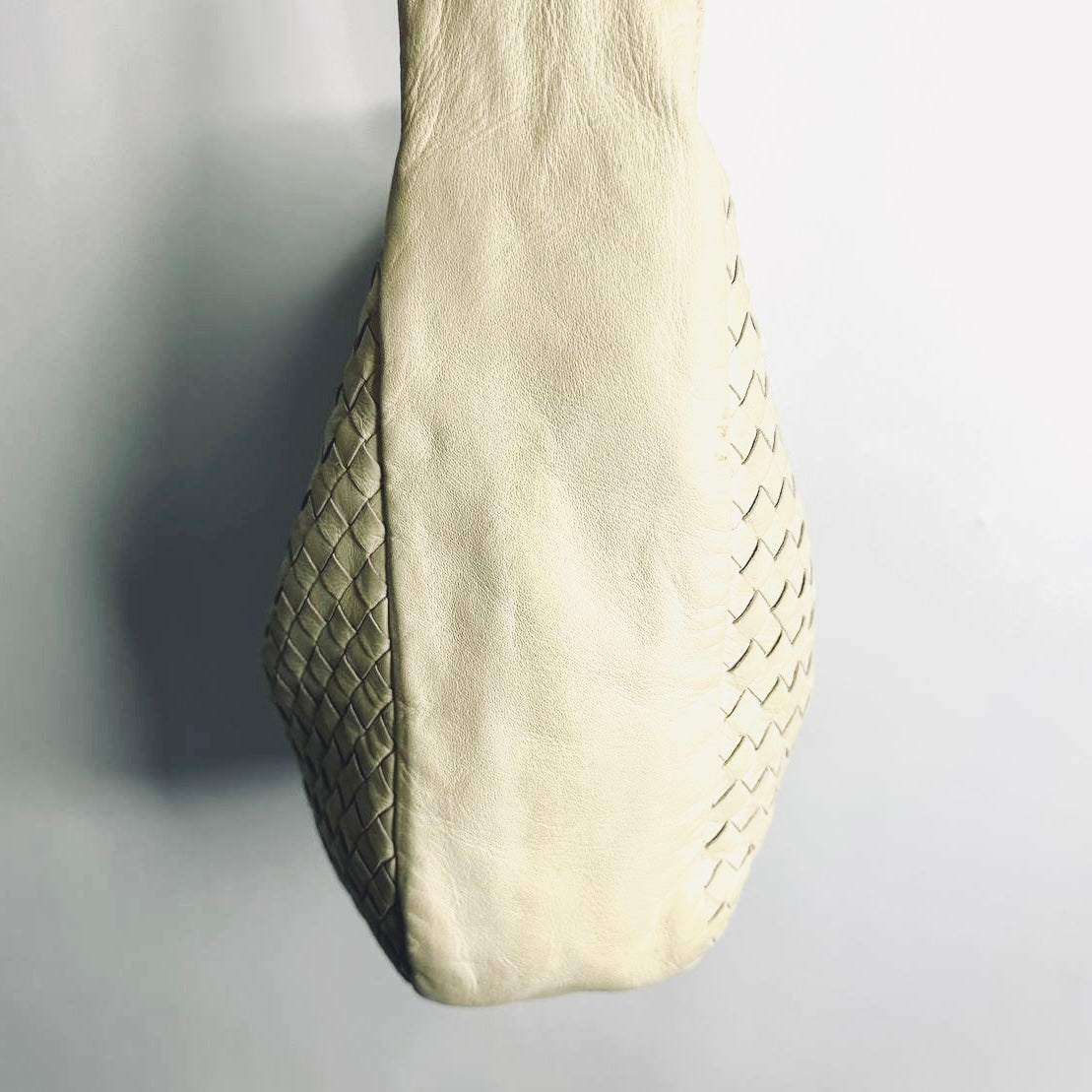 Bottega Veneta BV Beige Intrecciato White Nappa Woven Leather Hobo Baguette Shoulder Bag