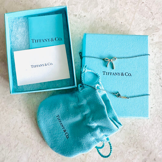 Tiffany & Co T&C Bow Ribbon Pendant Classic 925 Sterling Silver Chain Necklace