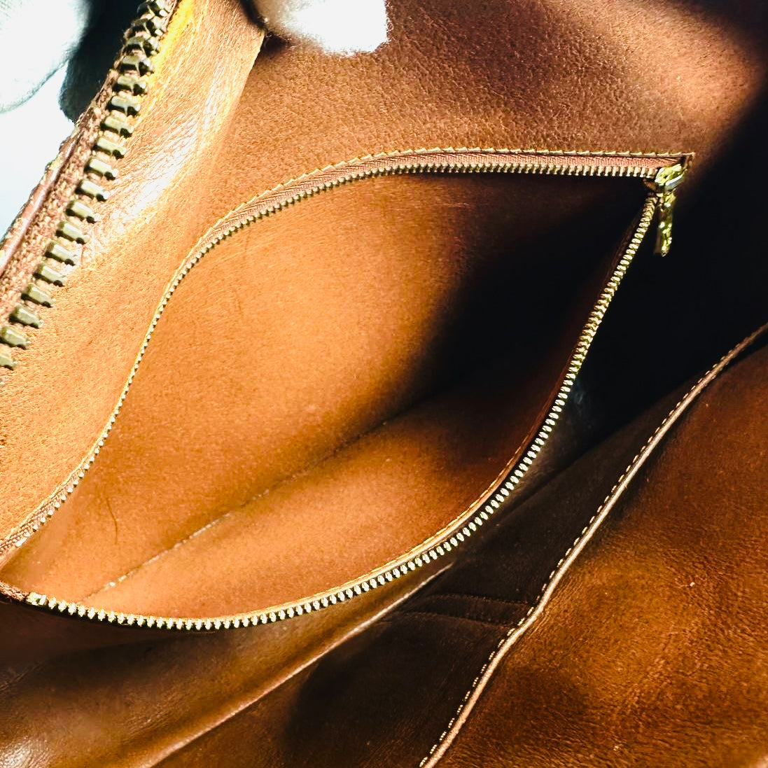 Louis Vuitton LV Sac Camera Monogram Logo GHW Bandouliere Vintage Shoulder Sling Bag