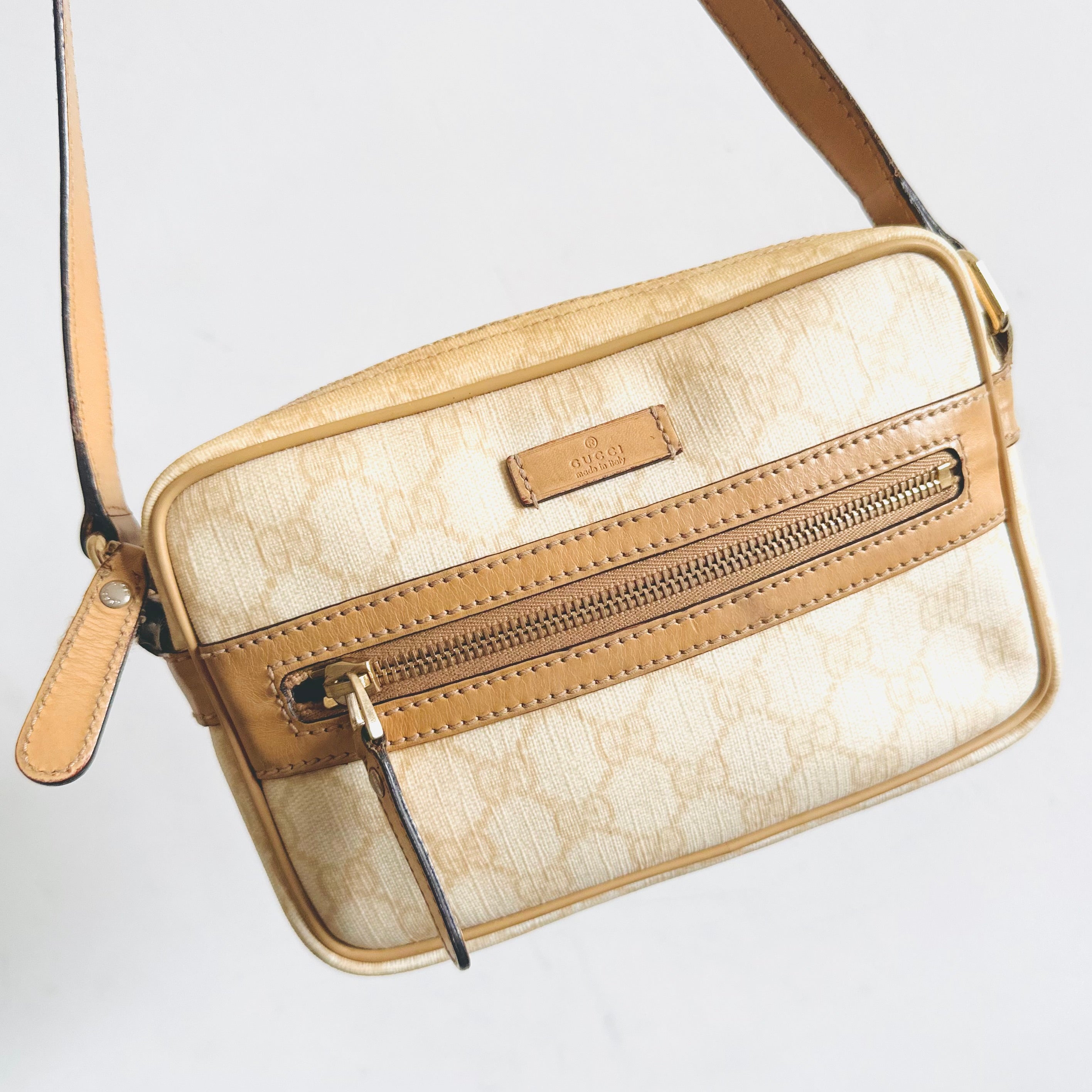 Gucci Cream Beige GHW GG Monogram Logo Small Camera Shoulder Sling Bag Valuxre