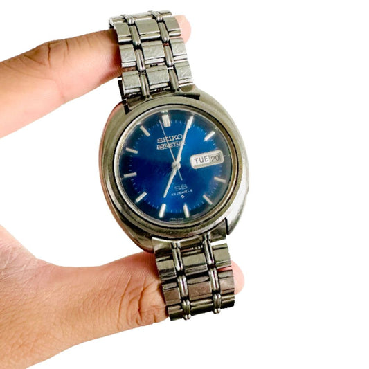 Seiko Men’s 5 Actus 6106-7470 Day Date Blue Dial Stainless Steel SS 21 Jewels Quartz 38MM Watch